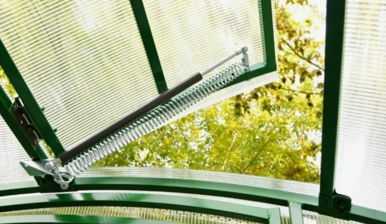 Зачем нужен автоматический проветриватель теплиц и как его выбрать